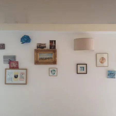 Large Flat In Montmartre With Terrace شقة