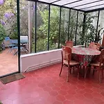 아파트 Large Flat In Montmartre With Terrace